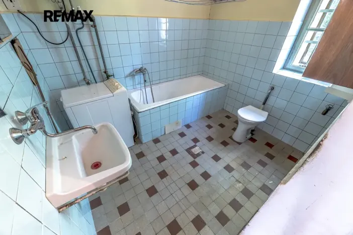 Prodej rodinného domu, Dobrovice, 180 m2