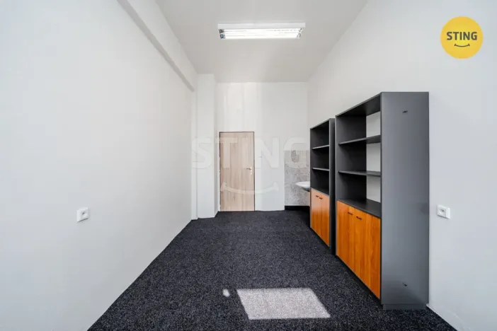 Pronájem kanceláře, Paskov, Rudé armády, 1500 m2