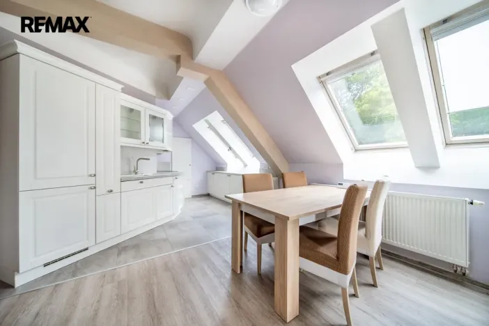 Pronájem bytu 6+kk a větší, Karlovy Vary, Na Vyhlídce, 145 m2