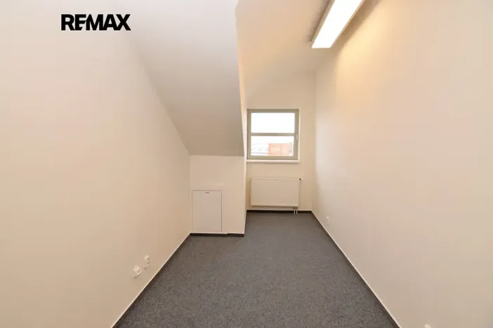 Pronájem kanceláře, Nymburk, Náměstí Přemyslovců, 12 m2