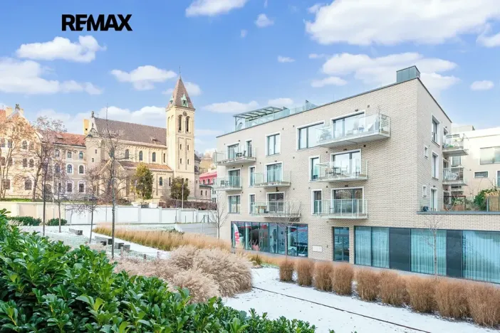 Pronájem bytu 1+kk, Praha - Smíchov, Kobrova, 43 m2