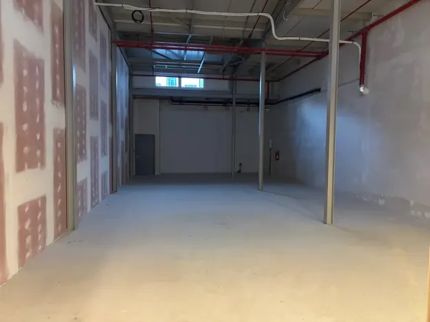 Pronájem obchodního prostoru, Praha - Holešovice, V háji, 130 m2
