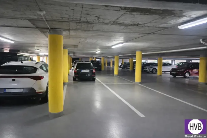 Prodej garážového stání, Praha, Na Harfě, 13 m2