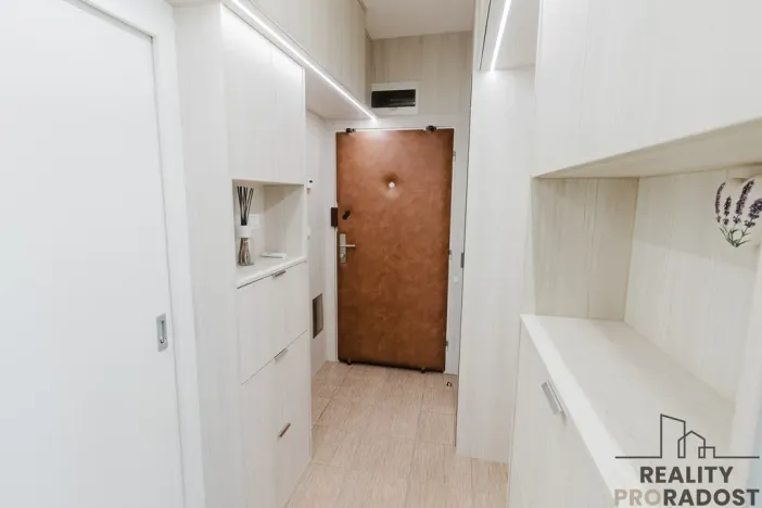 Pronájem bytu 2+kk, Brno, Kounicova, 45 m2