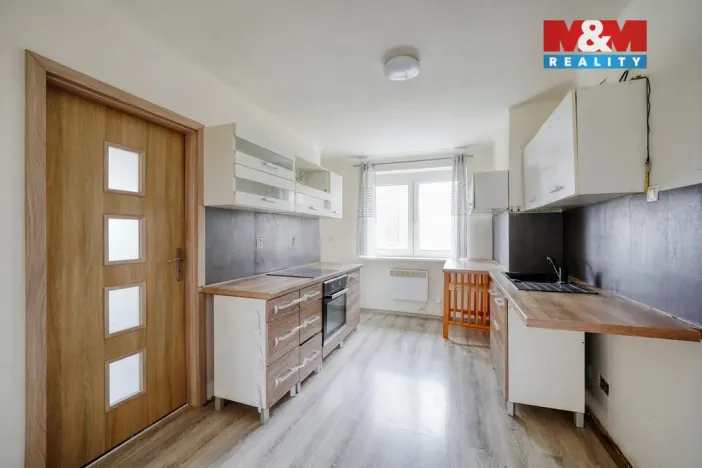 Prodej bytu 3+1, Mariánské Lázně - Úšovice, Ke Kasárnům, 63 m2