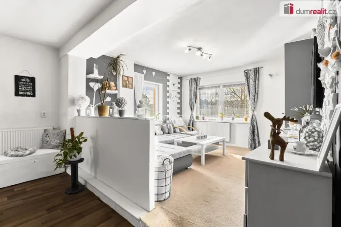 Prodej rodinného domu, Ostrov, Krušnohorská, 340 m2