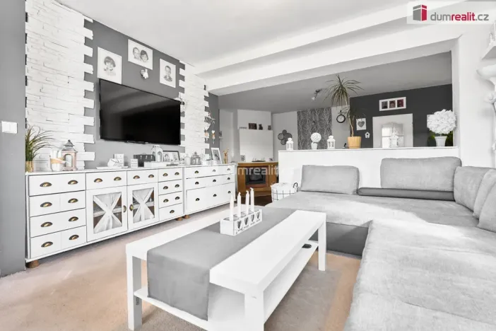 Prodej rodinného domu, Ostrov, Krušnohorská, 340 m2