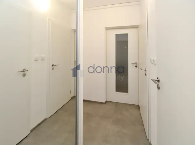 Pronájem bytu 2+1, Praha, Taškentská, 55 m2