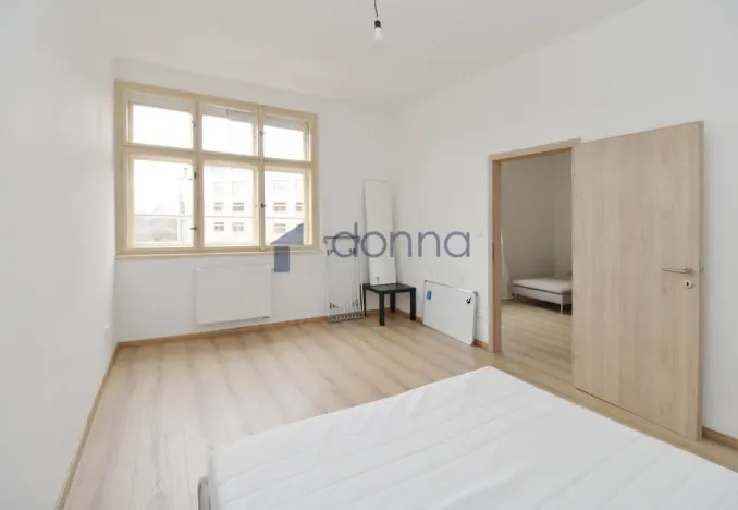 Pronájem bytu 2+kk, Praha, Na pecích, 48 m2
