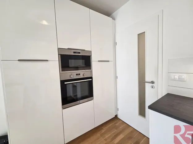 Pronájem bytu 2+kk, Praha - Michle, Hadovitá, 53 m2