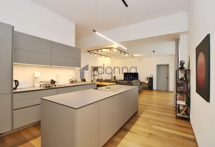 Pronájem bytu 3+kk, Praha, Křižíkova, 105 m2