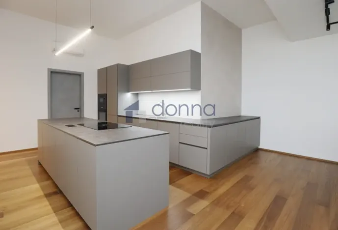 Pronájem bytu 3+kk, Praha, Křižíkova, 105 m2