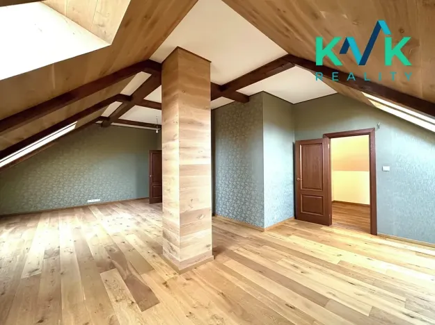 Prodej rodinného domu, Nová Role, 270 m2