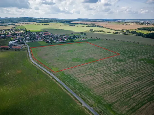 Prodej podílu pole, Podluhy, 12741 m2