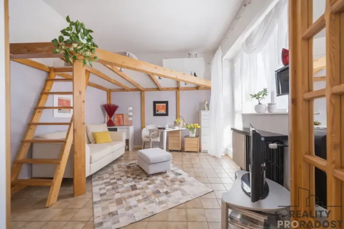 Prodej bytu 3+1, Pardubice - Zelené Předměstí, Sladkovského, 85 m2