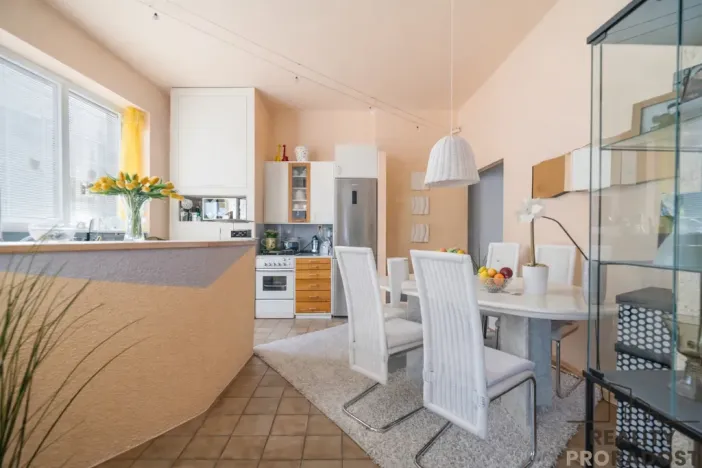 Prodej bytu 3+1, Pardubice - Zelené Předměstí, Sladkovského, 85 m2