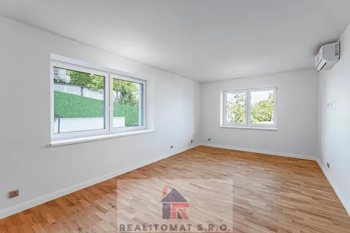 Prodej kanceláře, Praha - Komořany, Pod lesem, 440 m2