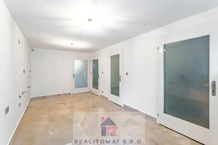 Prodej kanceláře, Praha - Komořany, Pod lesem, 440 m2