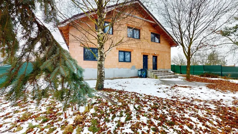 Prodej rodinného domu, Ivaň, 319 m2