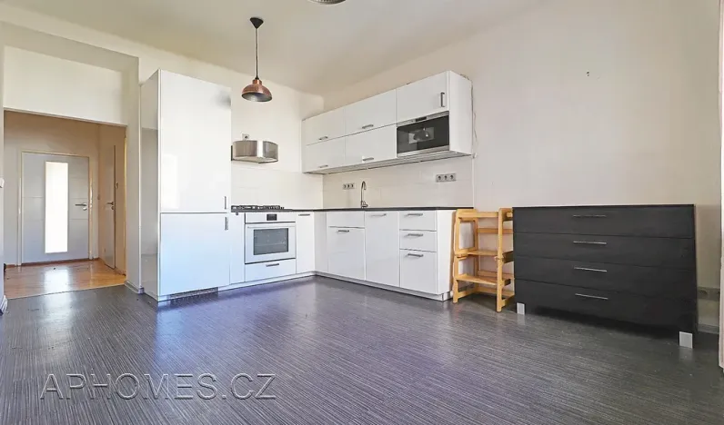 Pronájem bytu 2+1, Praha - Žižkov, Biskupcova, 80 m2