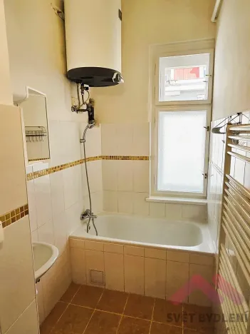 Pronájem bytu 2+1, Praha - Žižkov, Ambrožova, 55 m2