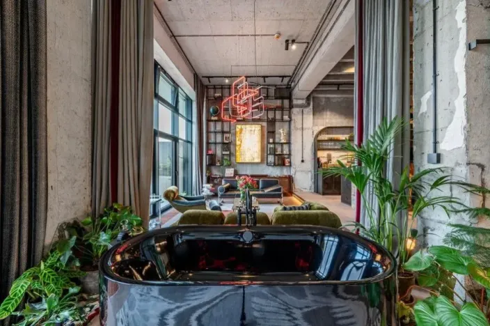 Prodej atypického bytu, Praha - Modřany, Československého exilu, 277 m2