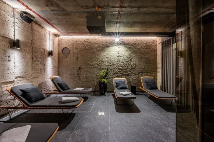 Prodej atypického bytu, Praha - Modřany, Československého exilu, 277 m2