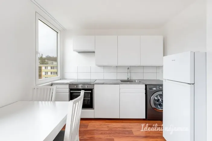 Pronájem bytu 1+kk, Praha - Karlín, Molákova, 28 m2