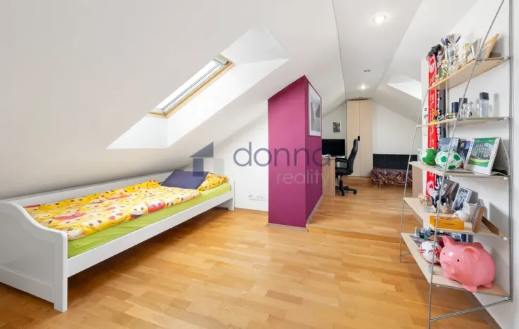 Prodej bytu 4+kk, Praha, Tolstého, 145 m2