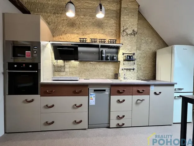 Pronájem bytu 2+kk, Holice, Hradecká, 54 m2