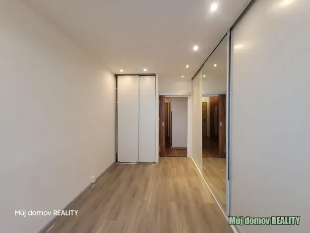 Pronájem bytu 2+kk, Praha - Černý Most, Kpt. Stránského, 44 m2