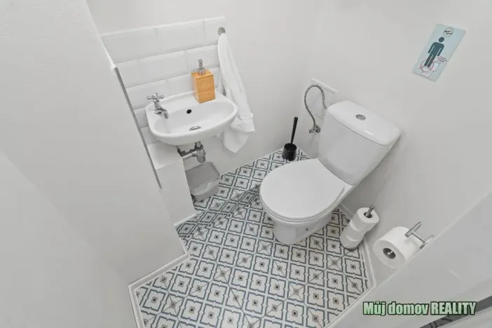 Pronájem bytu 2+kk, Praha - Vysočany, Kolbenova, 60 m2