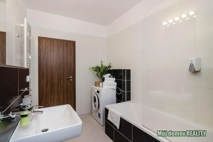 Pronájem bytu 2+kk, Praha - Střížkov, Zakšínská, 52 m2