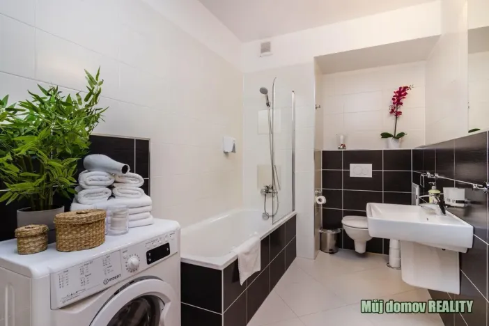 Pronájem bytu 2+kk, Praha - Střížkov, Zakšínská, 52 m2