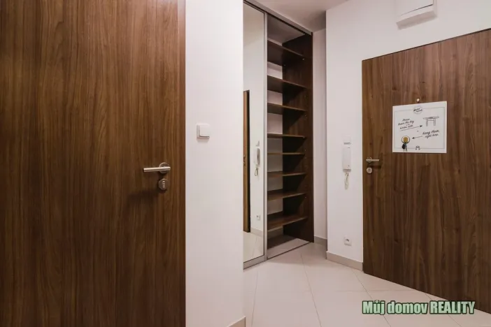 Pronájem bytu 2+kk, Praha - Střížkov, Zakšínská, 52 m2