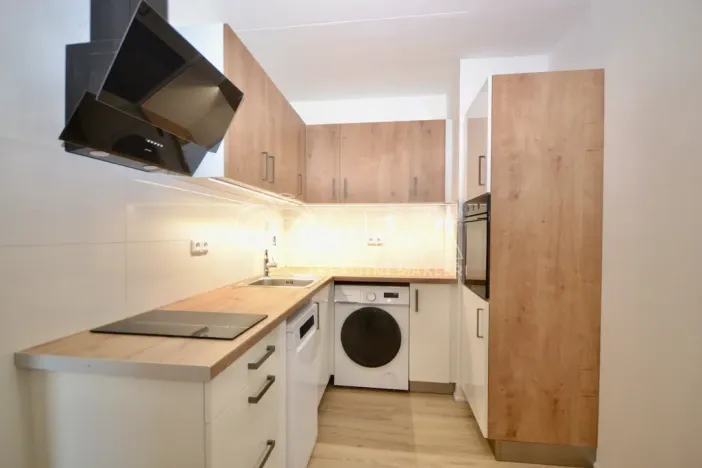 Pronájem bytu 1+1, Praha - Hloubětín, Kukelská, 43 m2