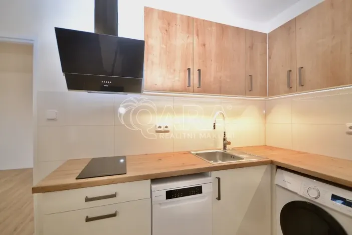 Pronájem bytu 1+1, Praha - Hloubětín, Kukelská, 43 m2