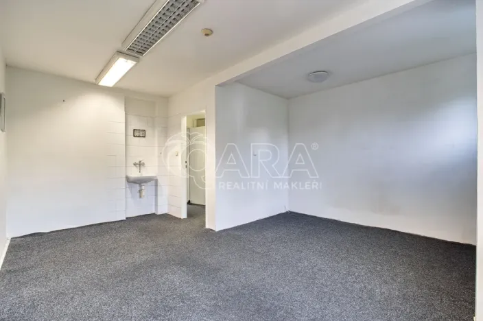 Prodej obchodního prostoru, Ostrava - Svinov, Bílovecká, 94 m2