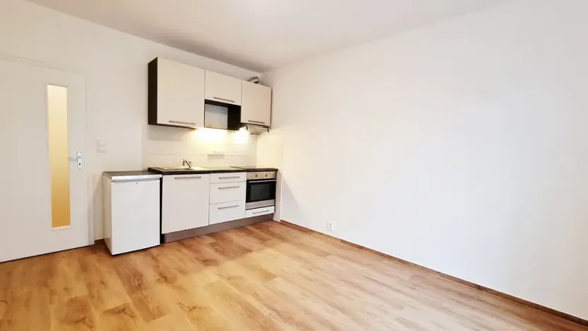 Pronájem bytu 1+kk, Brno, Karáskovo náměstí, 25 m2