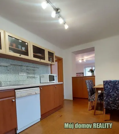 Pronájem bytu 2+1, Praha - Dejvice, Na Šťáhlavce, 61 m2