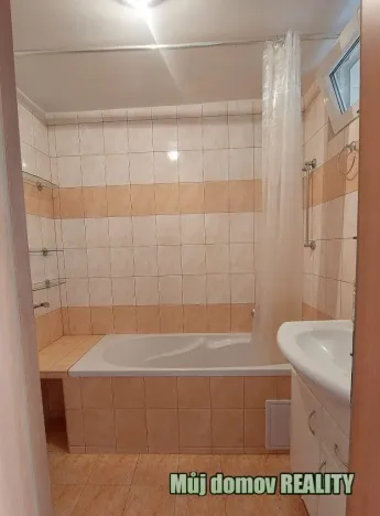 Pronájem bytu 2+1, Praha - Dejvice, Na Šťáhlavce, 61 m2