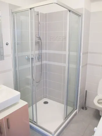 Pronájem bytu 1+kk, Praha - Nusle, Kloboučnická, 33 m2