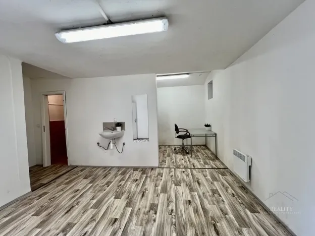 Prodej skladu, Libáň, T. G. Masaryka, 616 m2