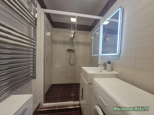 Pronájem bytu 2+kk, Praha - Kobylisy, Frýdlantská, 43 m2