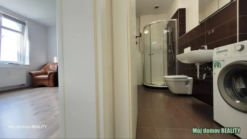 Pronájem bytu 1+kk, Praha - Uhříněves, Bečovská, 29 m2