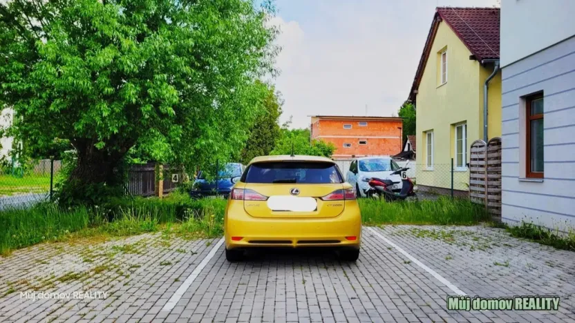 Pronájem bytu 1+kk, Praha - Uhříněves, Bečovská, 29 m2