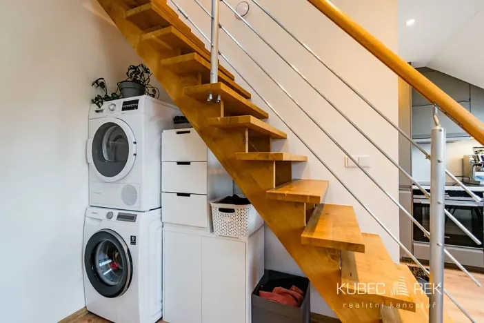 Pronájem bytu 1+kk, Praha - Jinonice, V Roháčích, 30 m2