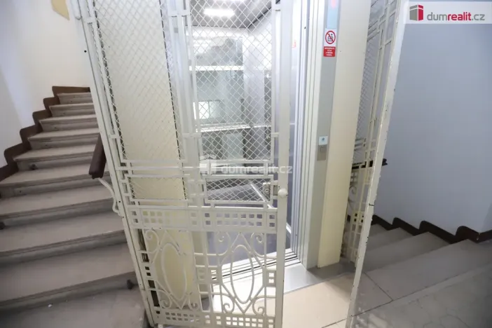 Prodej bytu 2+kk, Karlovy Vary, Krále Jiřího, 65 m2