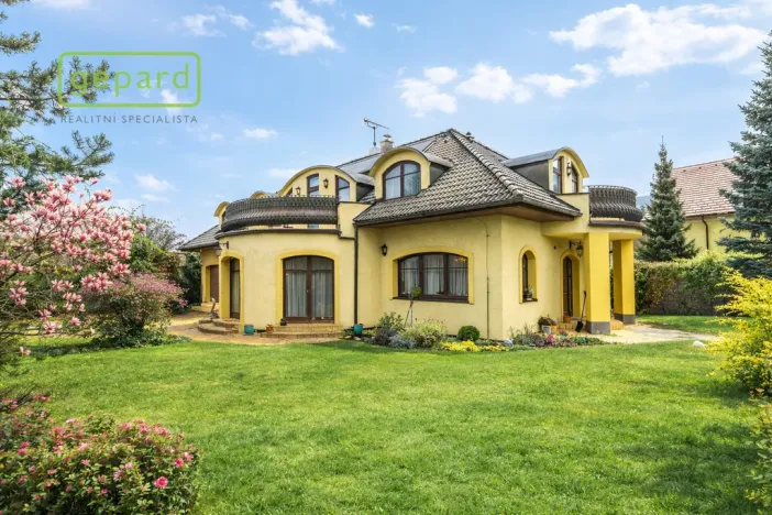 Prodej rodinného domu, Braškov, Akátová, 446 m2