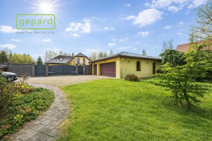 Prodej rodinného domu, Braškov, Akátová, 446 m2